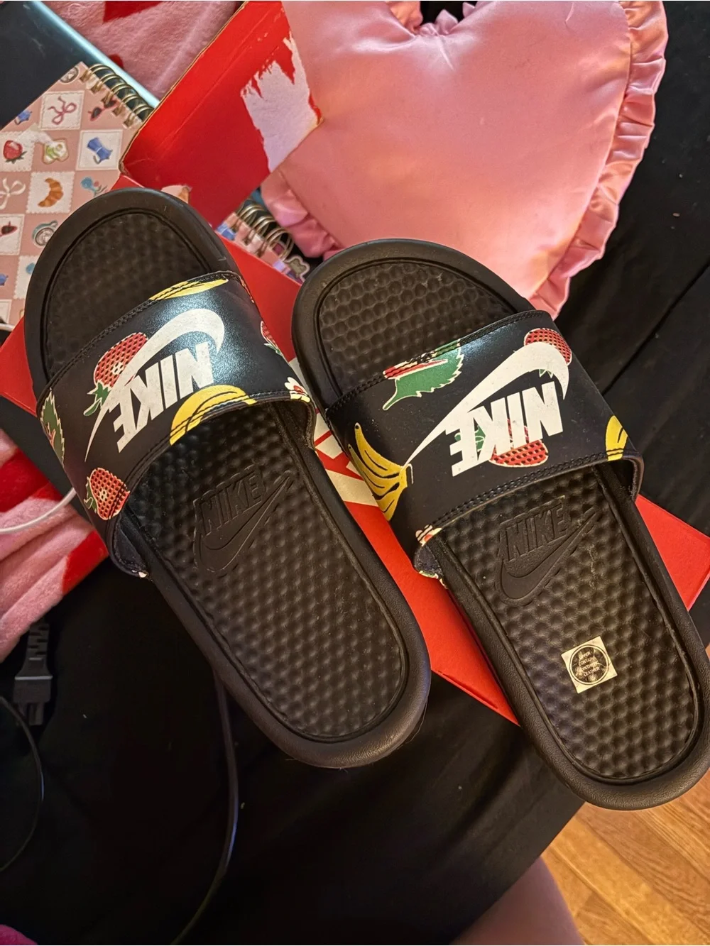 Nike Black/Red Benassi Fruit Slide Box Label